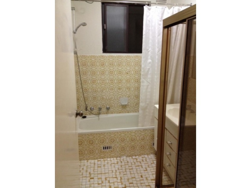 8/15 ST GEORGES Rd, Penshurst NSW 2222