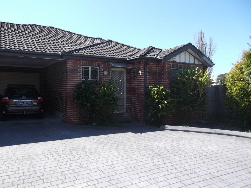 4/97 Wangee  Rd, Greenacre NSW 2190