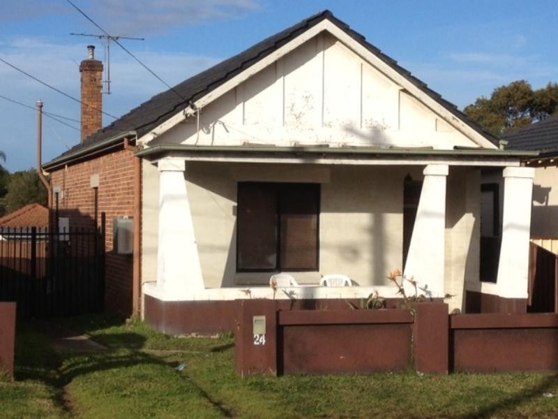 24 LANCELOT St, Punchbowl NSW 2196