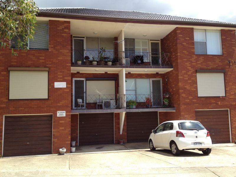 8/49 DENNIS St, Lakemba NSW 2195