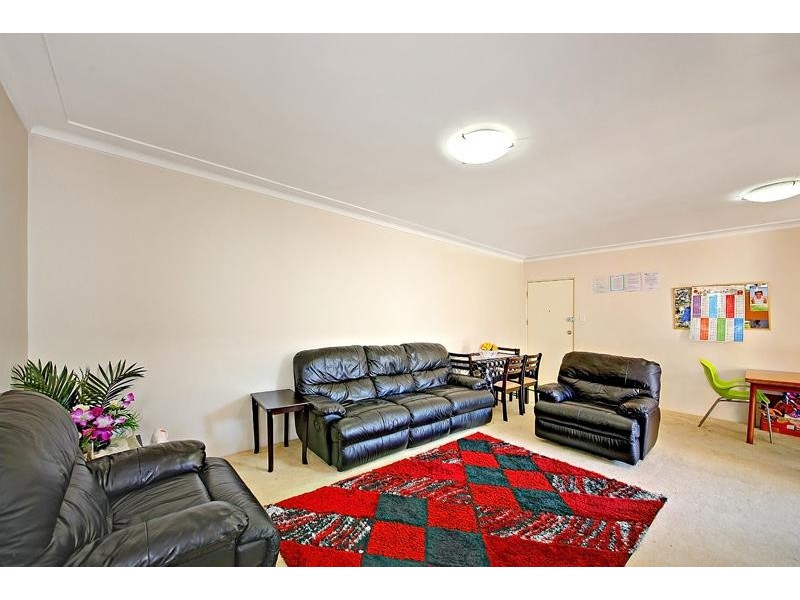 13/13 Phillip St, Roselands NSW 2196