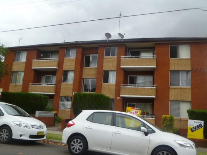 8/77 DENMAN Ave, Wiley Park NSW 2195