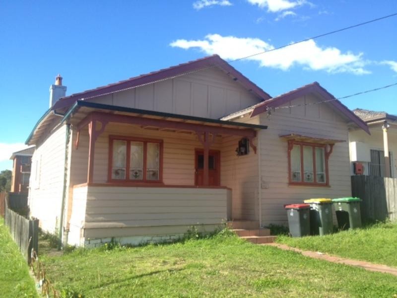82 Ernest St, Lakemba NSW 2195