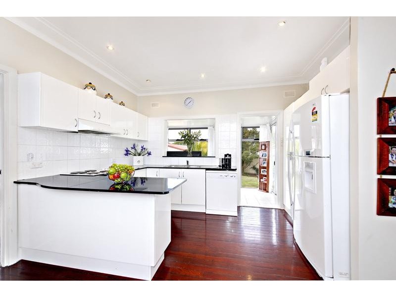 811 Forest Rd, Peakhurst NSW 2210