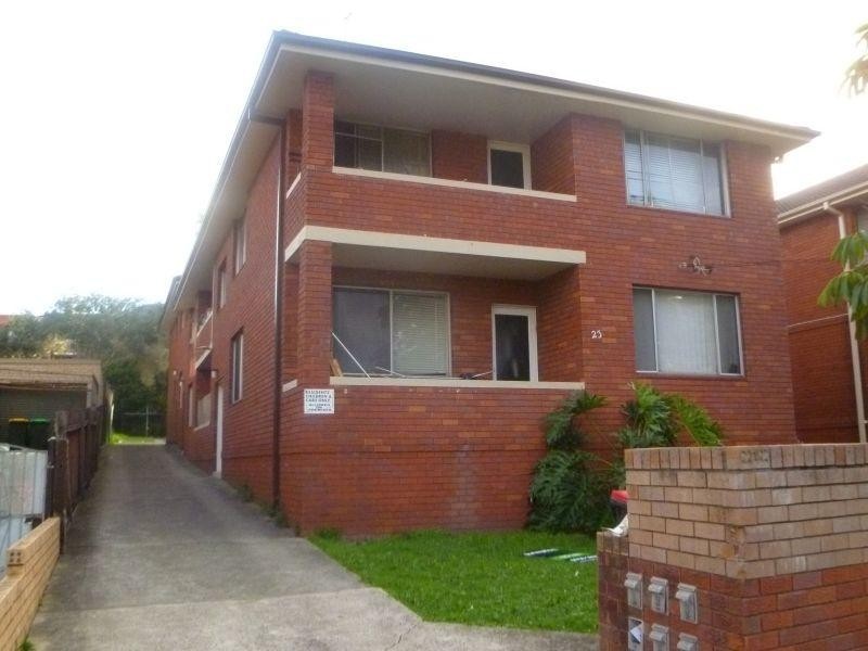 6/23 CHAPEL St, Roselands NSW 2196