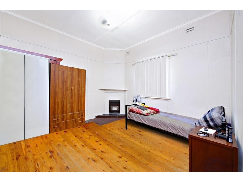 82 Ernest St, Lakemba NSW 2195