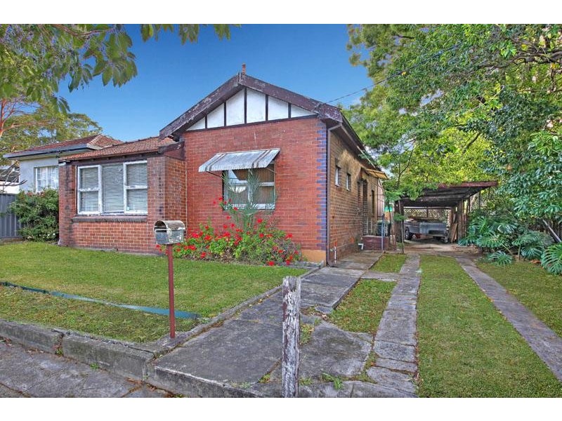 79 Dreadnought St, Roselands NSW 2196
