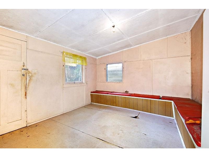 79 Dreadnought St, Roselands NSW 2196