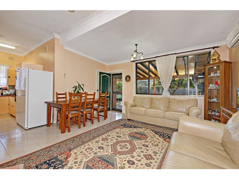 5 Vivienne Ave, Lakemba NSW 2195