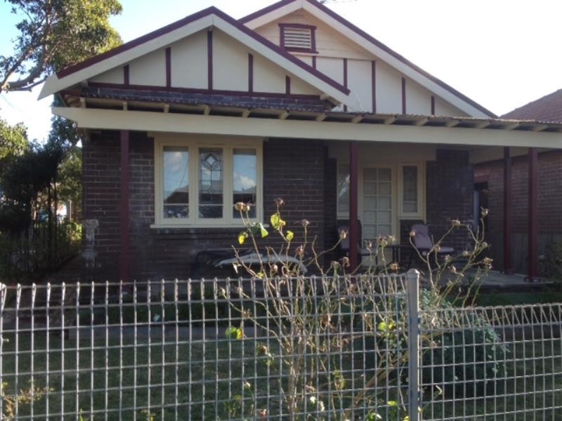 65 Dennis St, Lakemba NSW 2195