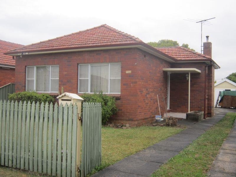 211 Gloucester Rd, Beverly Hills NSW 2209