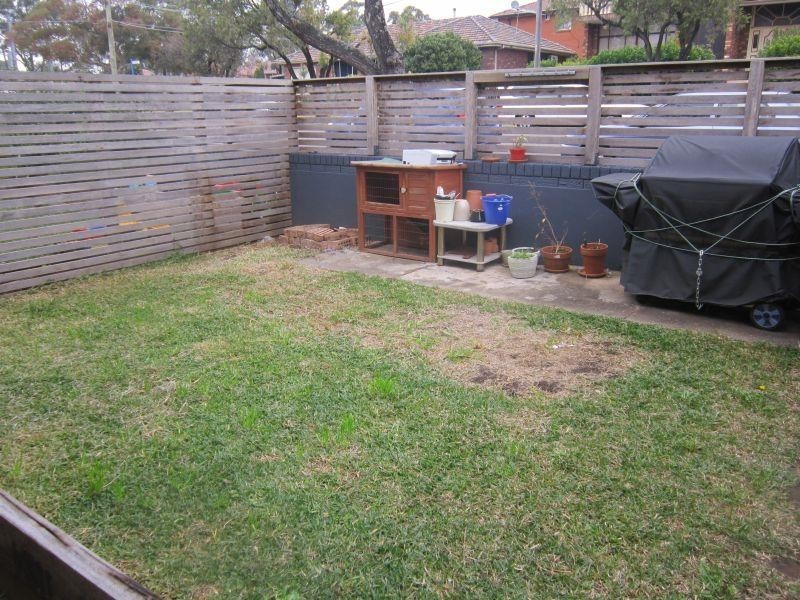 2/5 Defoe St, Wiley Park NSW 2195