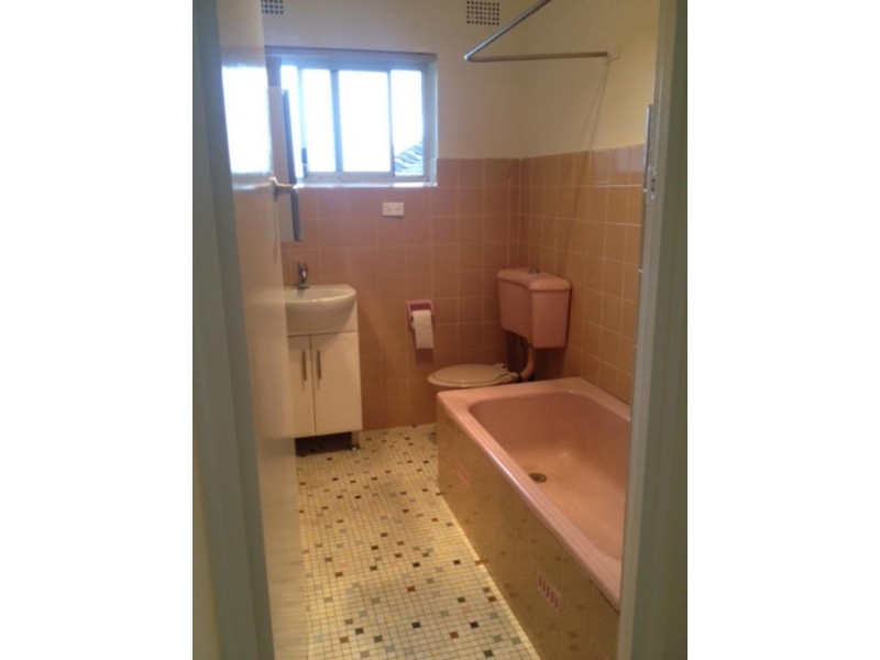 6/6 Ridgewell St, Roselands NSW 2196