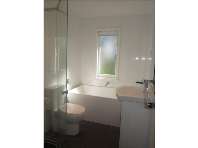 40 Brallos Ave, Holsworthy NSW 2173