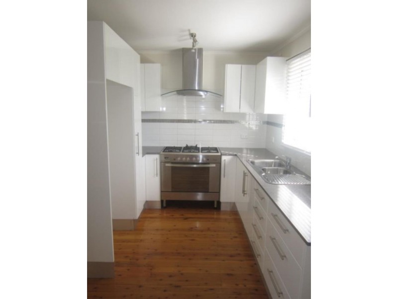 40 Brallos Ave, Holsworthy NSW 2173