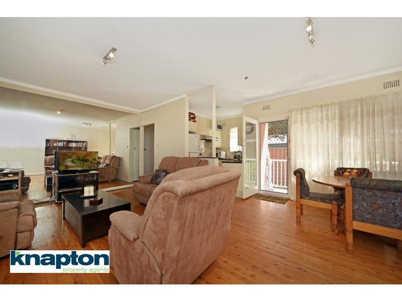 10/13 Phillip St, Roselands NSW 2196