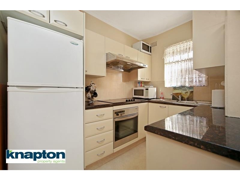10/13 Phillip St, Roselands NSW 2196