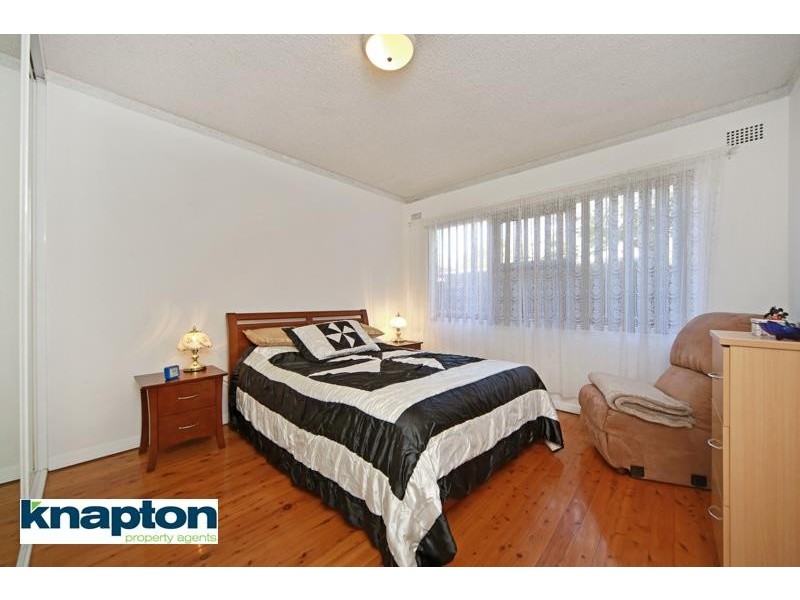 10/13 Phillip St, Roselands NSW 2196