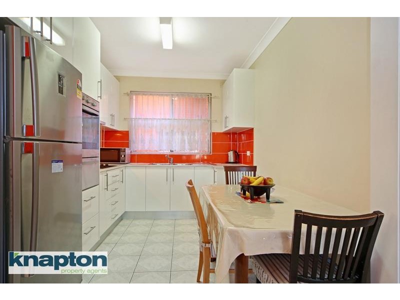2/18 Phillip St, Roselands NSW 2196