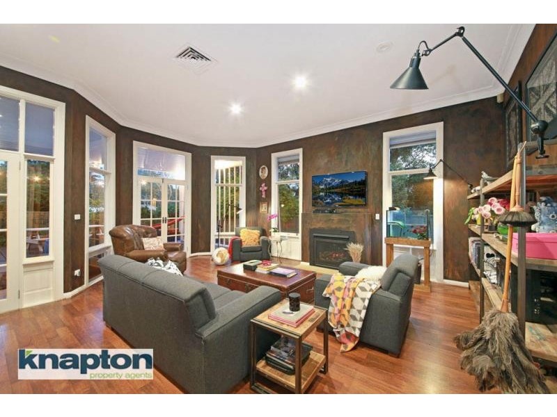 3 Grandview Cres, Lugarno NSW 2210