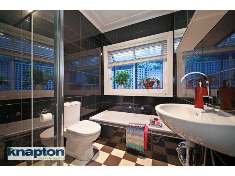 3 Grandview Cres, Lugarno NSW 2210