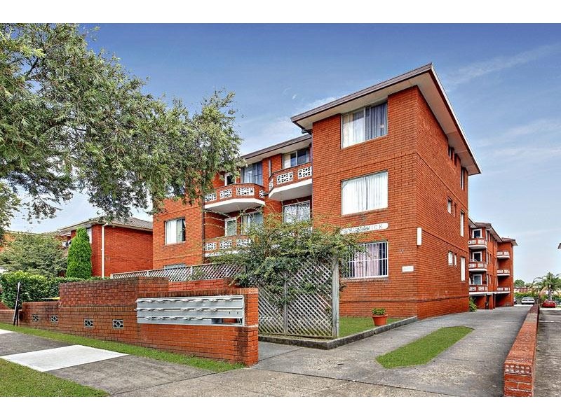 6/7 Phillip St, Roselands NSW 2196