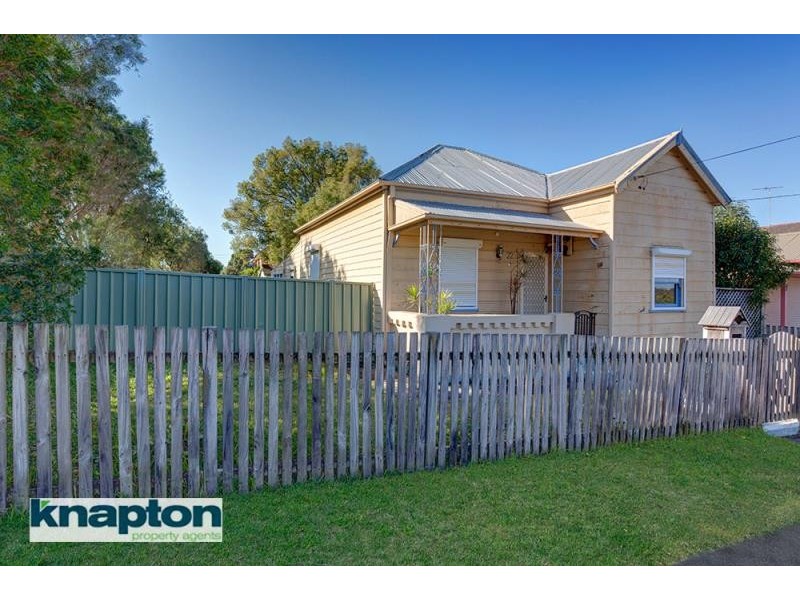 22 Flora St, Roselands NSW 2196
