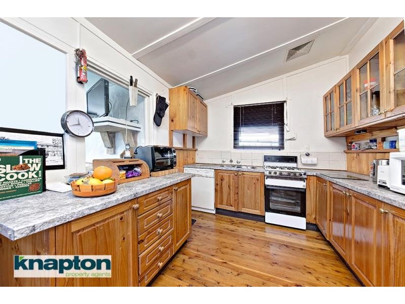 22 Flora St, Roselands NSW 2196