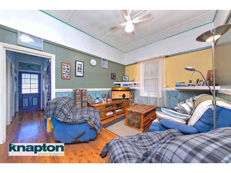 22 Flora St, Roselands NSW 2196