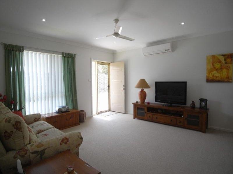 2/39 Combined St, Wingham NSW 2429