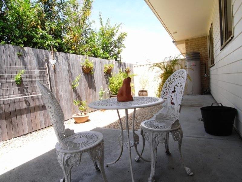 2/39 Combined St, Wingham NSW 2429
