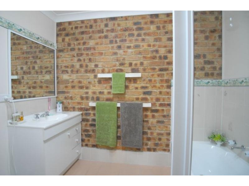 2 Mallee Cl, Wingham NSW 2429