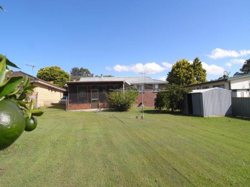 4 Hillcrest Ave, Wingham NSW 2429
