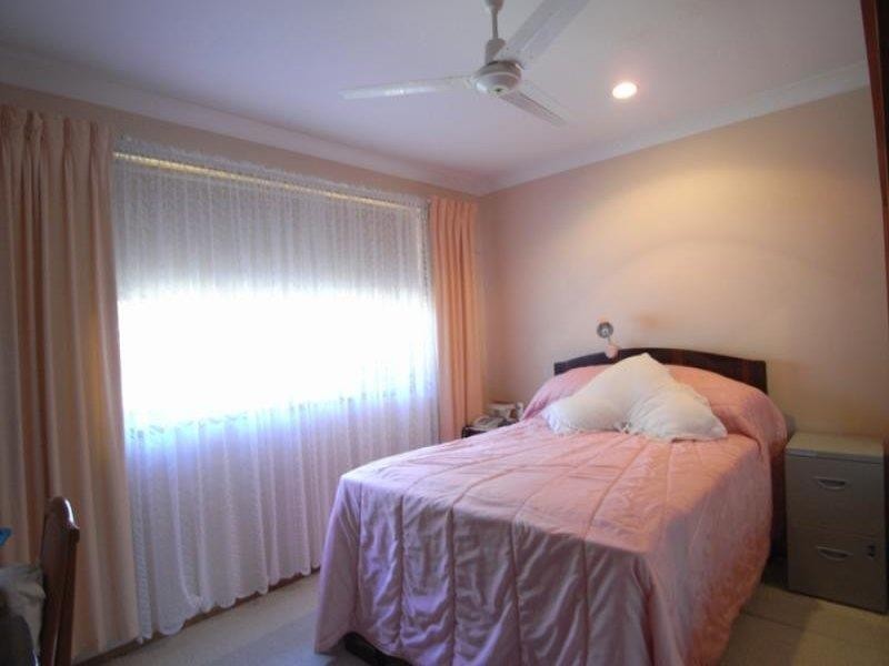 4 Hillcrest Ave, Wingham NSW 2429