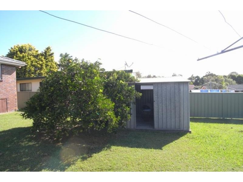 4 Hillcrest Ave, Wingham NSW 2429