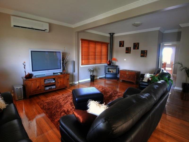 1 Lobban Rd, Wingham NSW 2429