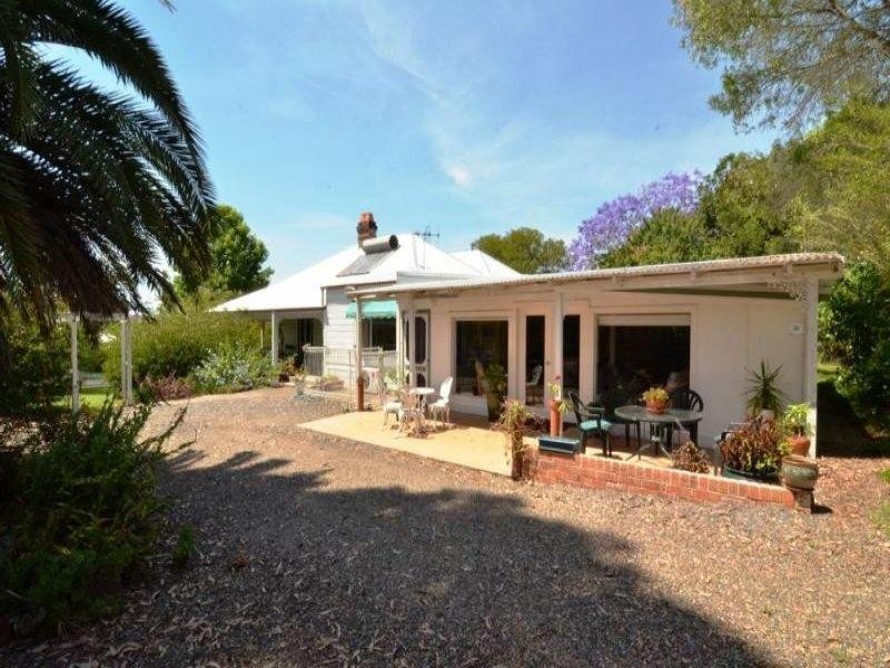 22 Queen St, Wingham NSW 2429