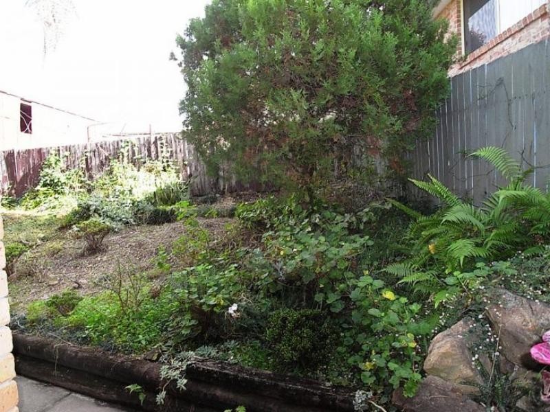 2/18 Bahanas Cl, Wingham NSW 2429