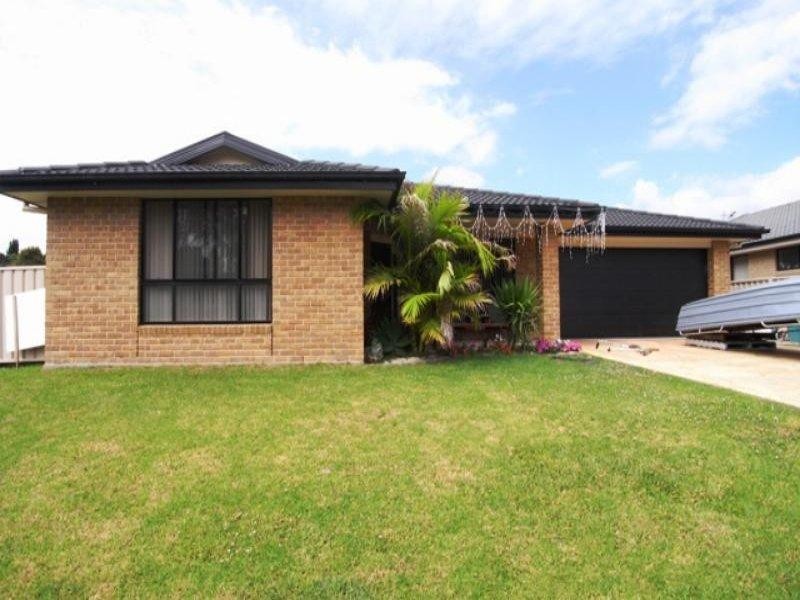 21 Hunter Pl, Wingham NSW 2429