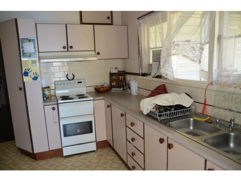 18 Combined St, Wingham NSW 2429