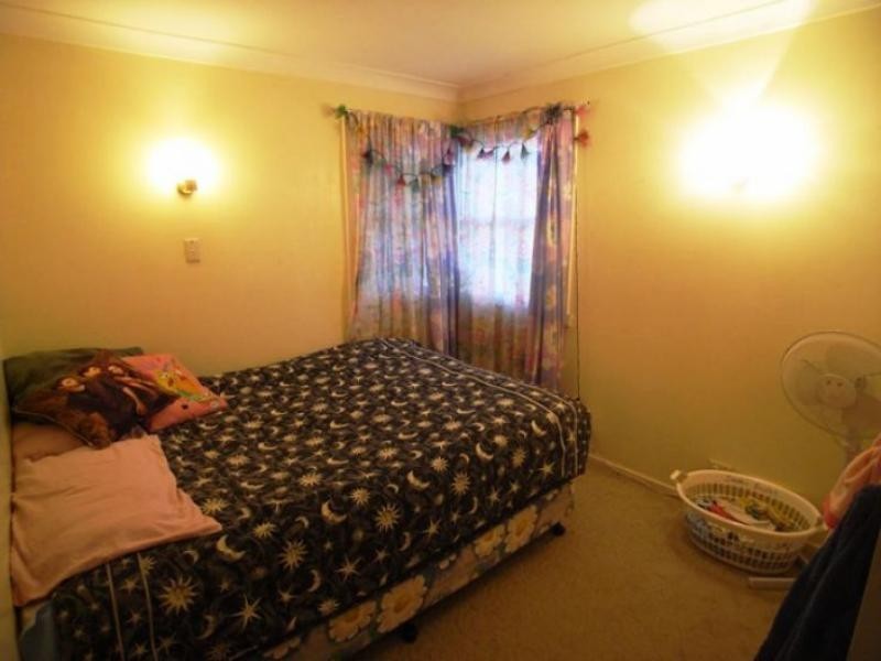 18 Combined St, Wingham NSW 2429