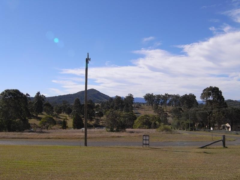 Mountview Ave, Wingham NSW 2429