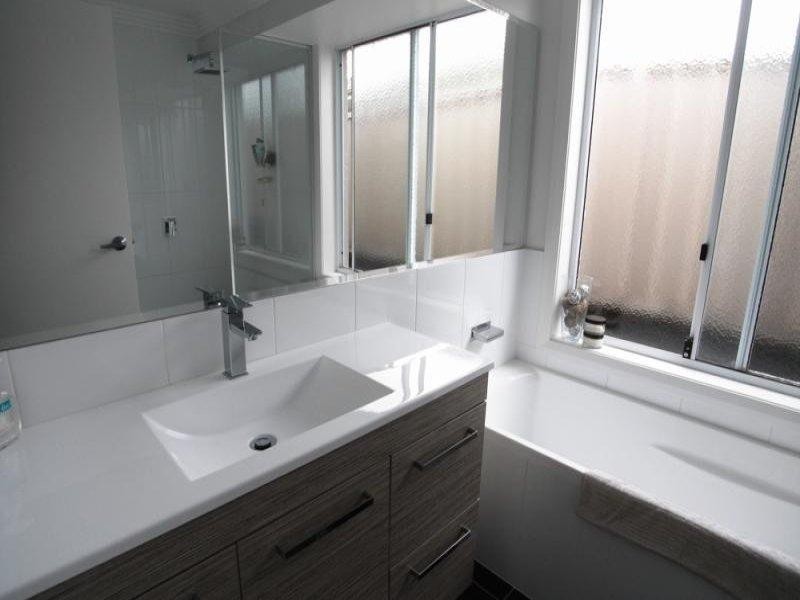 20 Ellenora Cct, Wingham NSW 2429