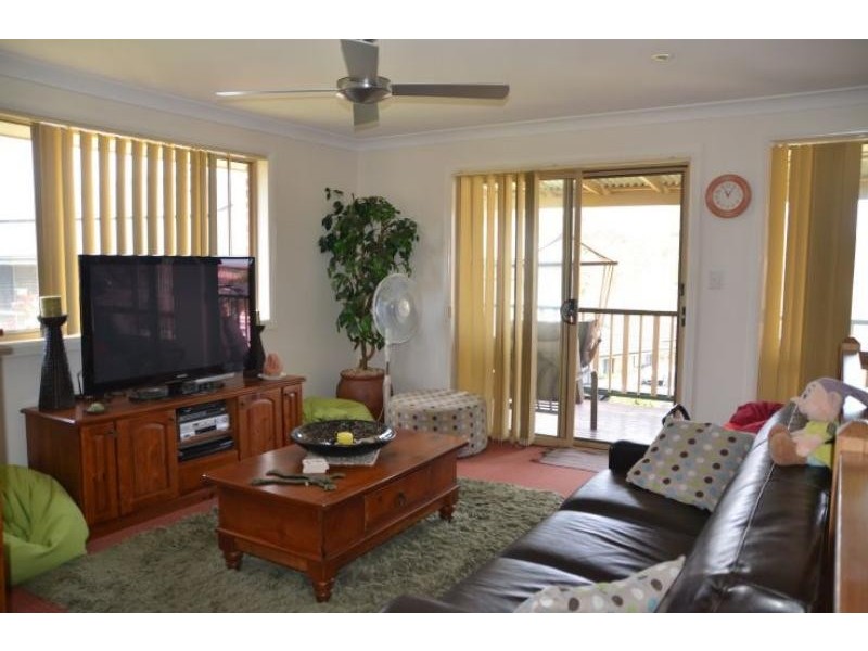 6 Bell Cl, Wingham NSW 2429
