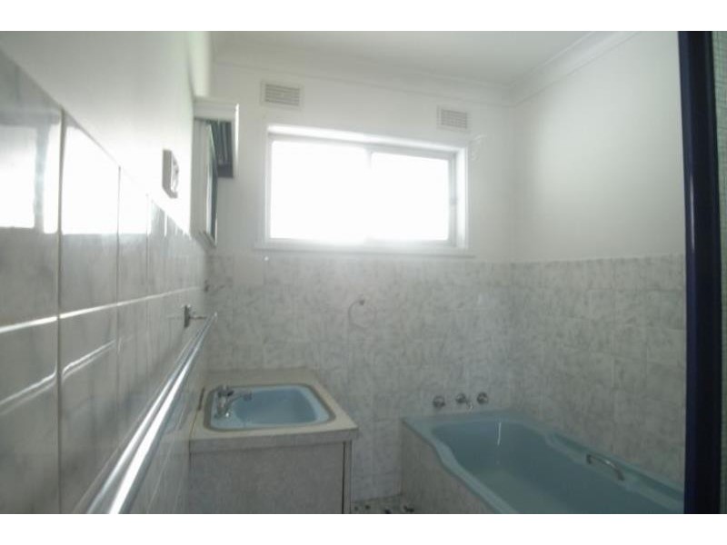 18 McPherson St, Wingham NSW 2429