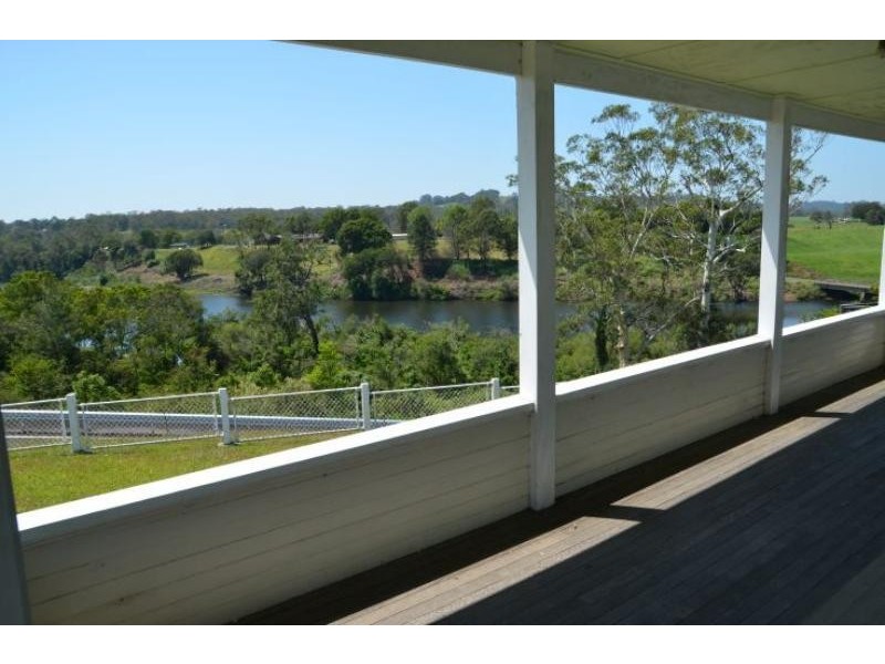 5 Lobban Rd, Wingham NSW 2429