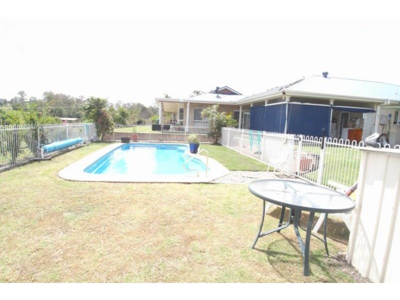 8 Summerland Pl, Wingham NSW 2429