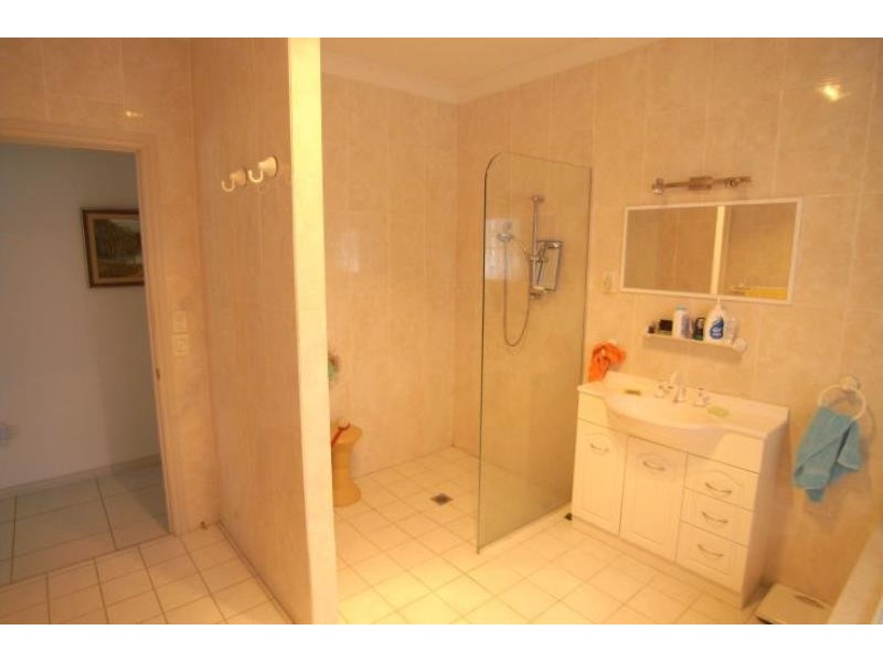 8 Summerland Pl, Wingham NSW 2429