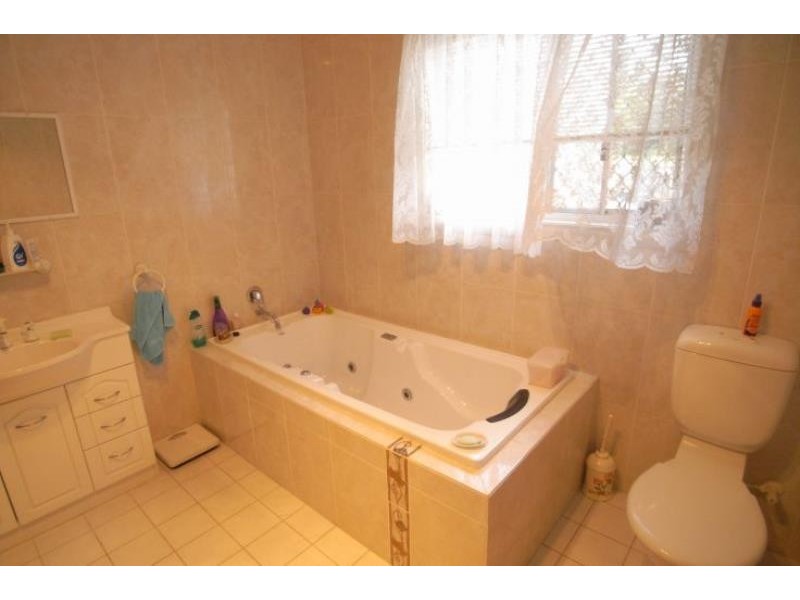 8 Summerland Pl, Wingham NSW 2429