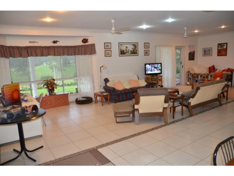 8 Summerland Pl, Wingham NSW 2429